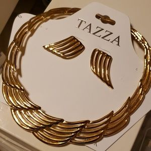 Goldtone necklace set